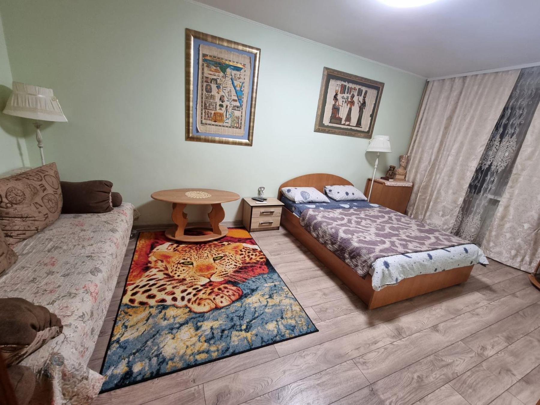 House Hotel Apartments 2 Rivne Exterior photo